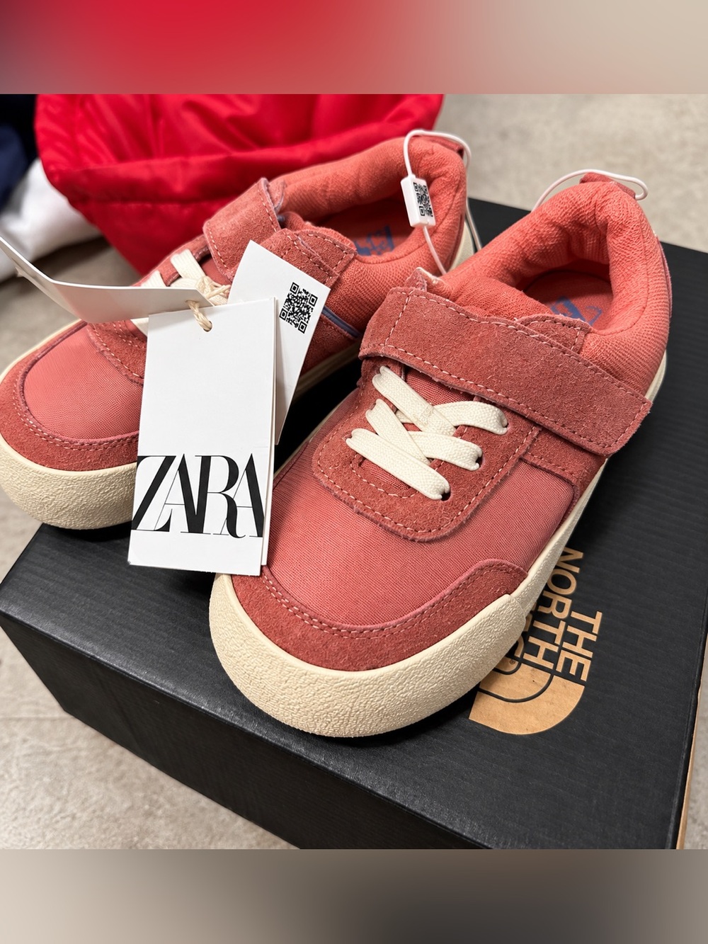 Nwt Zara 9.5 us size toddler boy girl Kids salmon pink coral Sneakers